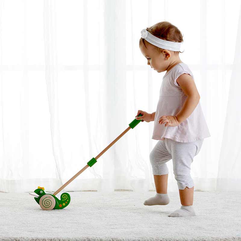 Дървена играчка за бутане - Хамелеон Stellina.bg